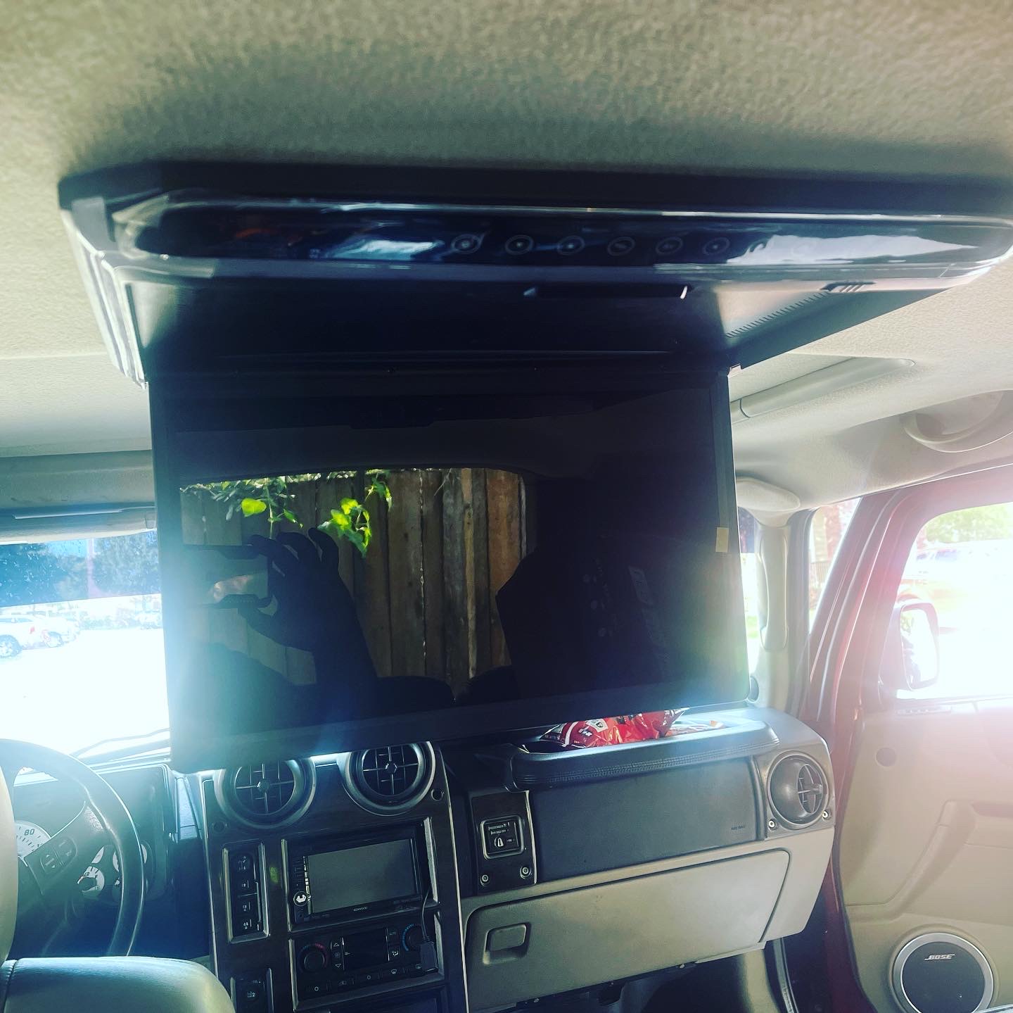 Overhead monitor installed in vehicle